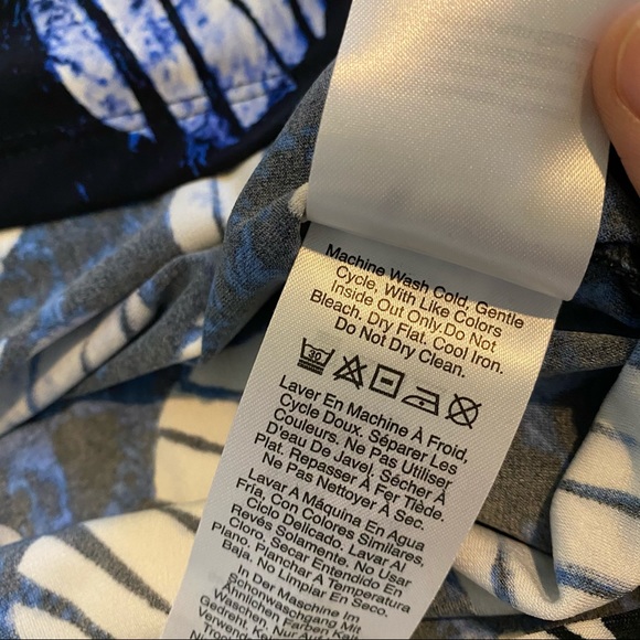 🌵 4/25 DKNY geometric polka dot v neck blouse - Picture 6 of 9